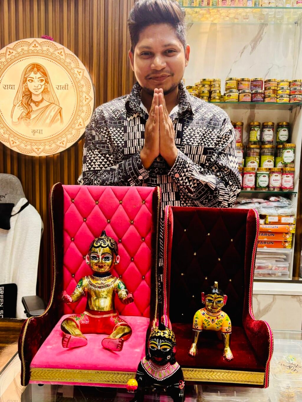 Beautiful Lalla Ashtadhatu Laddugopal 12 Number Full Body Makeup - Image 2