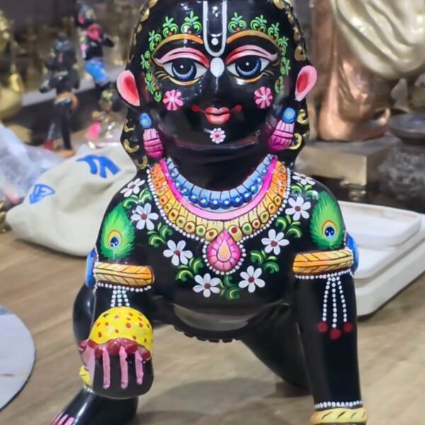 Beautiful Black Laddugopal 18 Number Weight 7 kg - by Radharanikripa