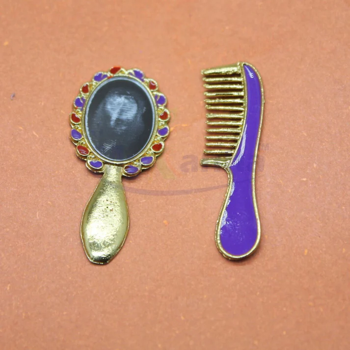 Mirror and Comb set for laddu Gopal ji (Random Color)